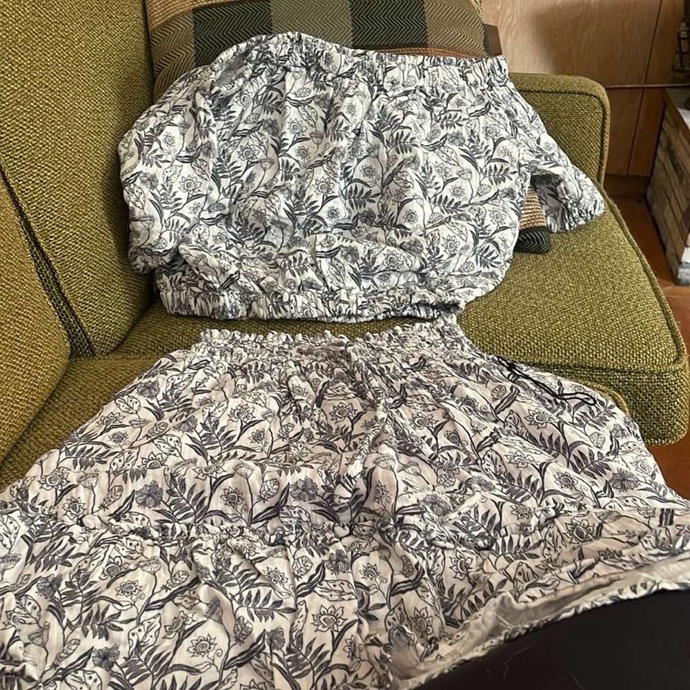 Cupcake and cashmere two piece set